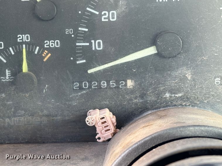 image for item DK6788 1993 Chevrolet C1500 pickup truck