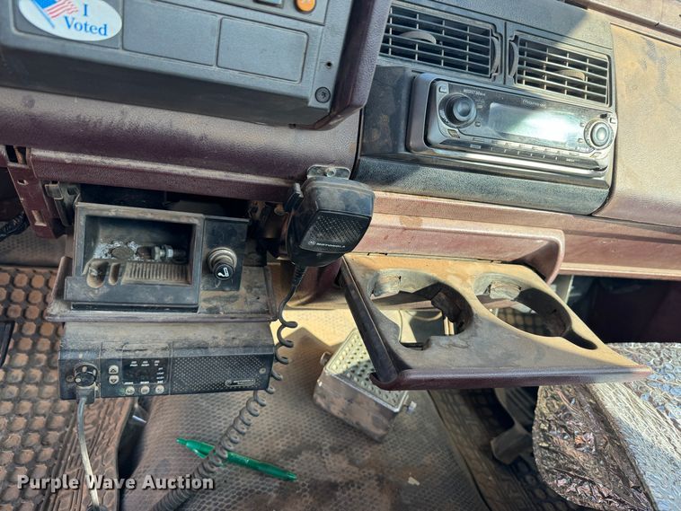 image for item DK6788 1993 Chevrolet C1500 pickup truck