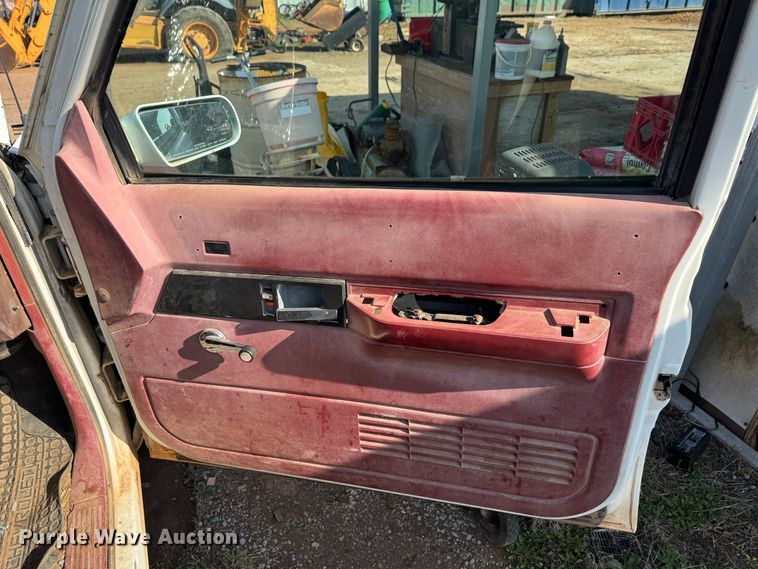 image for item DK6788 1993 Chevrolet C1500 pickup truck