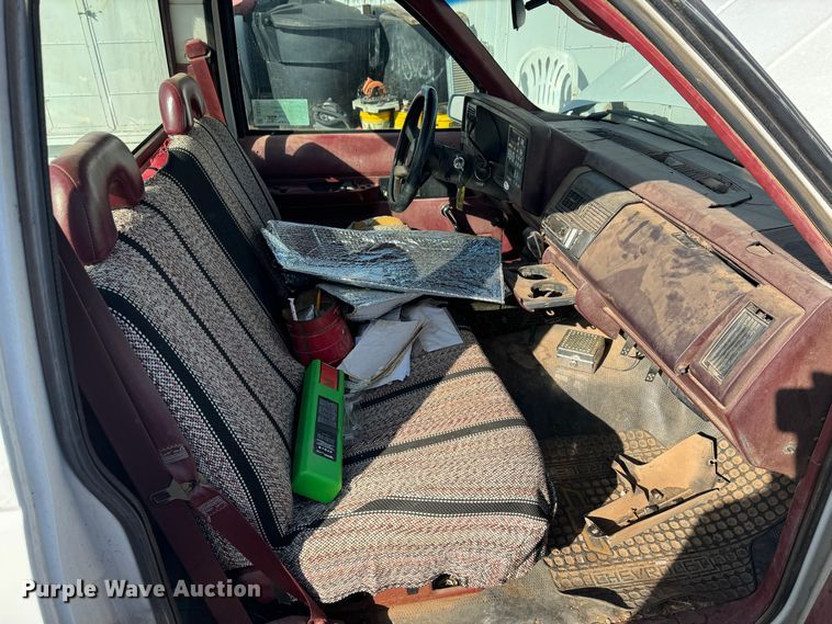 image for item DK6788 1993 Chevrolet C1500 pickup truck