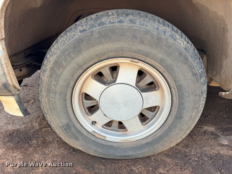 image for item DK6788 1993 Chevrolet C1500 pickup truck