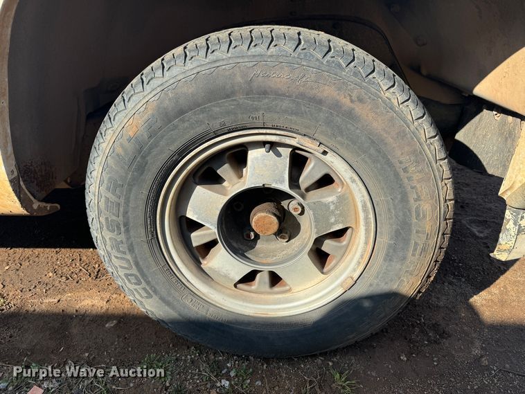 image for item DK6788 1993 Chevrolet C1500 pickup truck