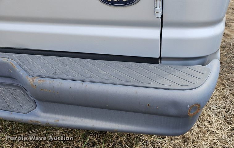 image for item DM1524 2004 Ford  E150 van