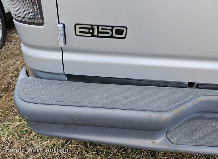 image for item DM1524 2004 Ford  E150 van