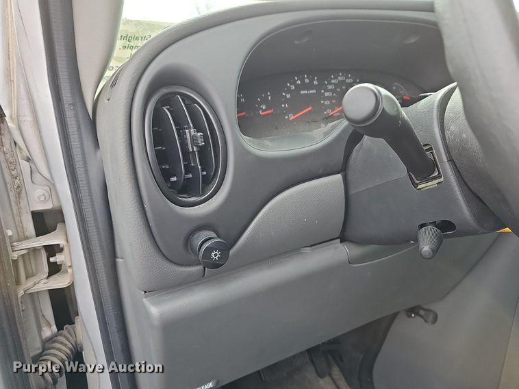 image for item DM1524 2004 Ford  E150 van