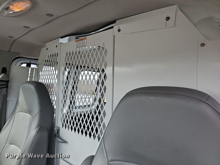 image for item DM1524 2004 Ford  E150 van