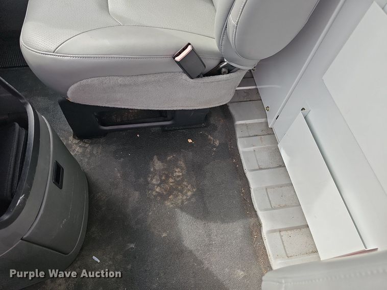 image for item DM1524 2004 Ford  E150 van