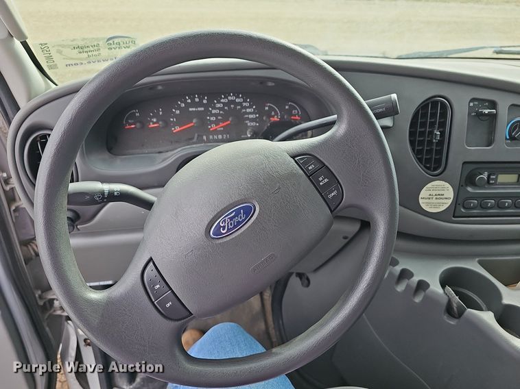 image for item DM1524 2004 Ford  E150 van