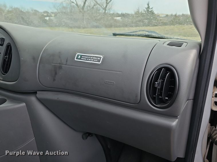 image for item DM1524 2004 Ford  E150 van