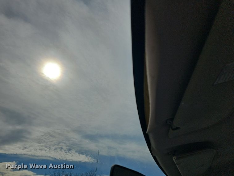 image for item DM1524 2004 Ford  E150 van