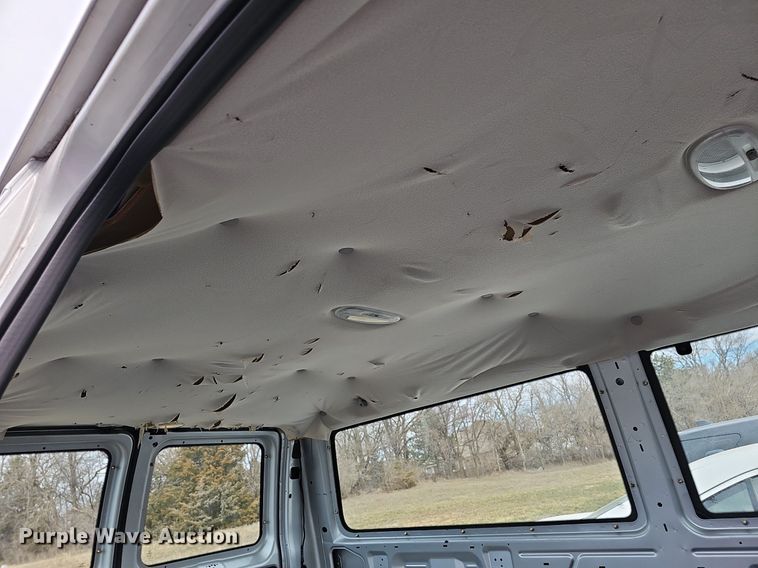 image for item DM1524 2004 Ford  E150 van