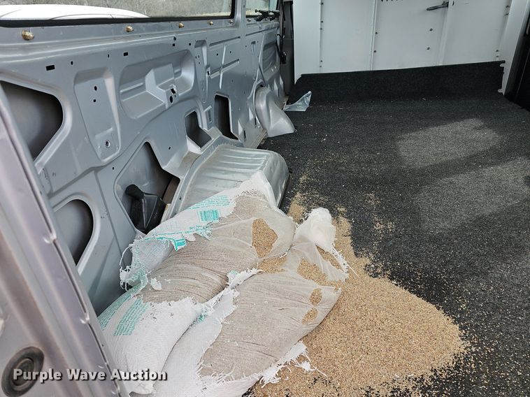 image for item DM1524 2004 Ford  E150 van