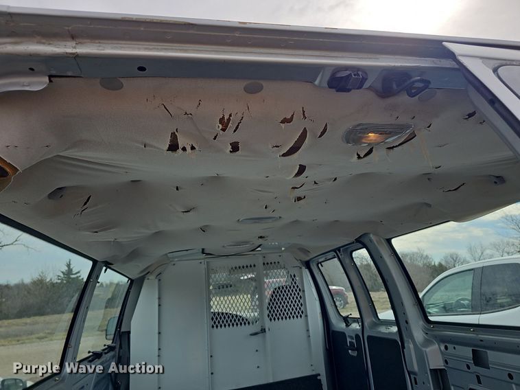 image for item DM1524 2004 Ford  E150 van