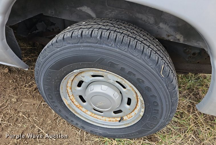 image for item DM1524 2004 Ford  E150 van