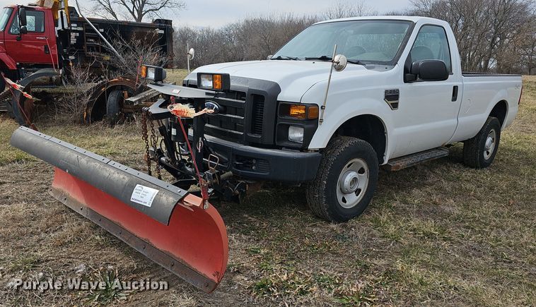 image for item DM1528 2009 Ford F250 Super Duty XL pickup truck
