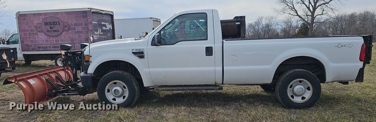 image for item DM1528 2009 Ford F250 Super Duty XL pickup truck