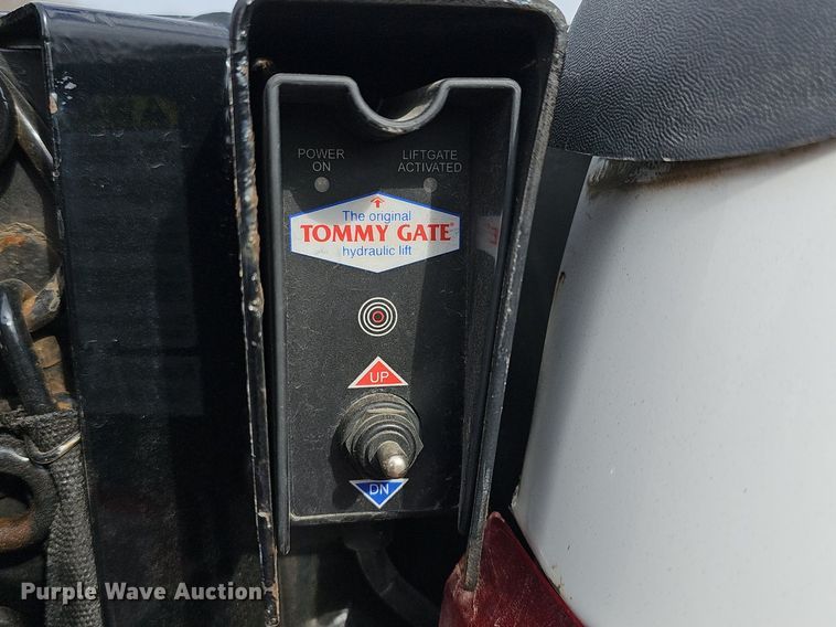 image for item DM1528 2009 Ford F250 Super Duty XL pickup truck