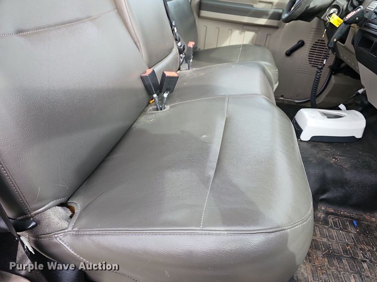 image for item DM1528 2009 Ford F250 Super Duty XL pickup truck