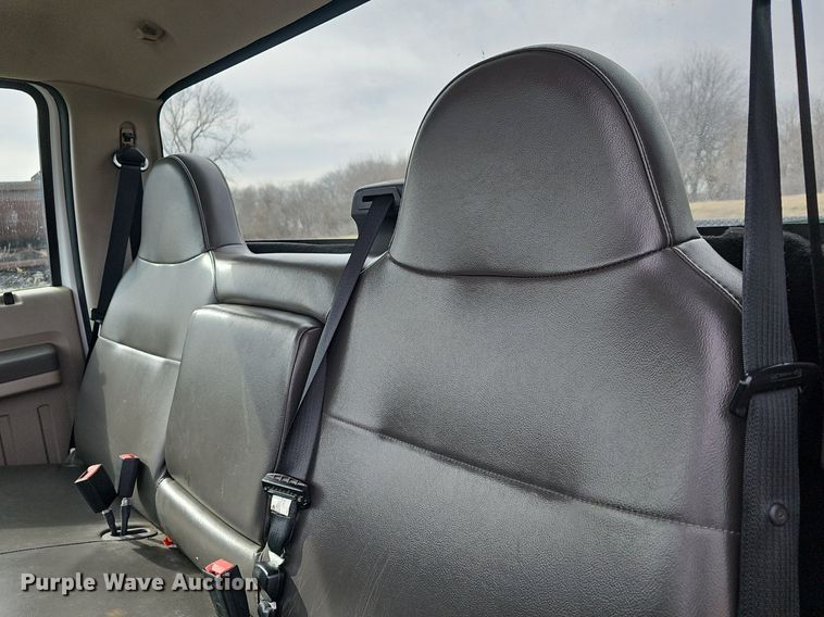 image for item DM1528 2009 Ford F250 Super Duty XL pickup truck