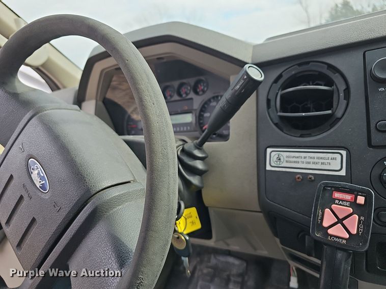 image for item DM1528 2009 Ford F250 Super Duty XL pickup truck