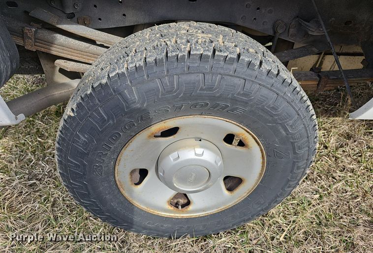 image for item DM1528 2009 Ford F250 Super Duty XL pickup truck