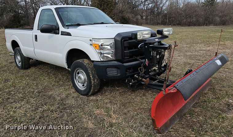 image for item DM1529 2011 Ford  F250 Super Duty XL pickup truck