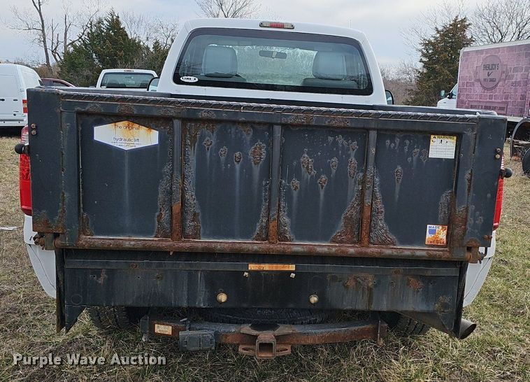 image for item DM1529 2011 Ford  F250 Super Duty XL pickup truck