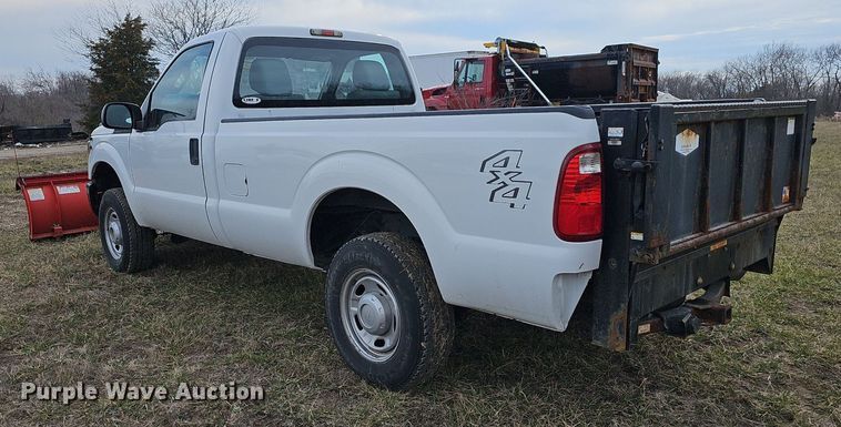 image for item DM1529 2011 Ford  F250 Super Duty XL pickup truck