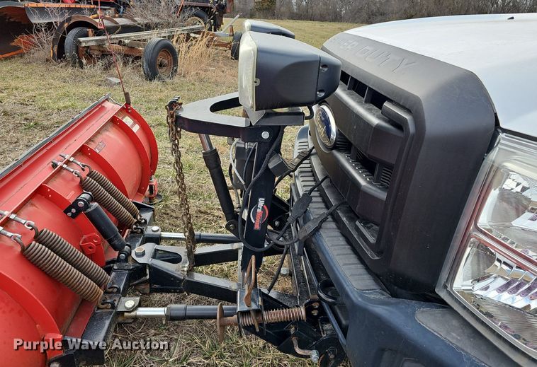 image for item DM1529 2011 Ford  F250 Super Duty XL pickup truck