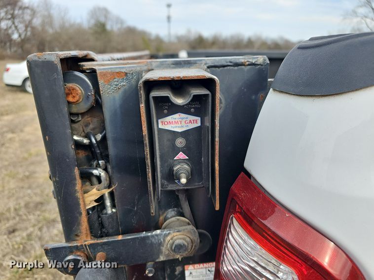 image for item DM1529 2011 Ford  F250 Super Duty XL pickup truck