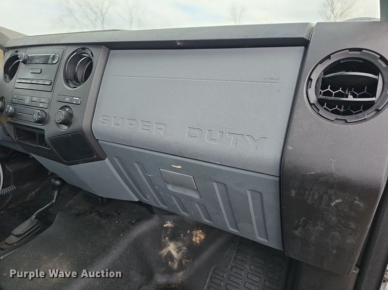 image for item DM1529 2011 Ford  F250 Super Duty XL pickup truck