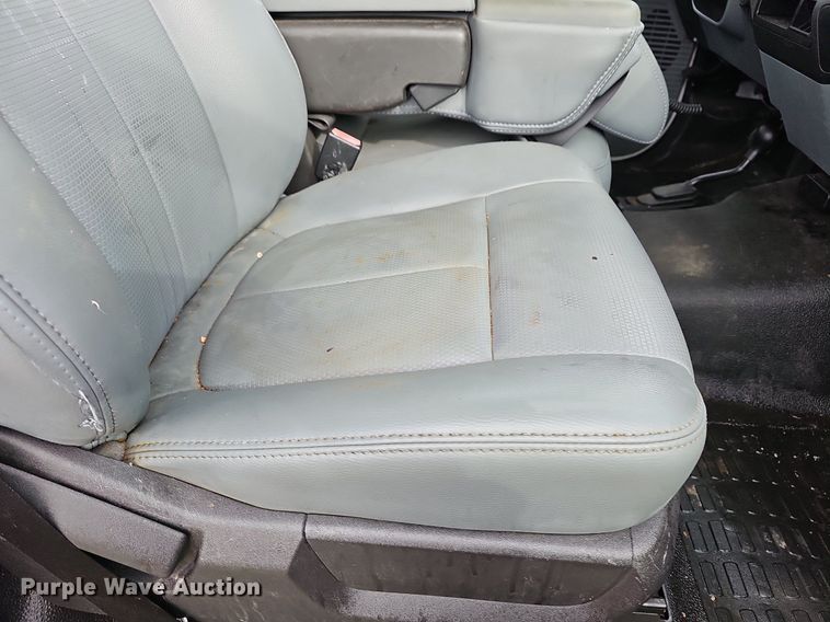 image for item DM1529 2011 Ford  F250 Super Duty XL pickup truck