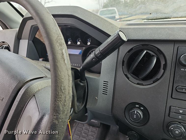 image for item DM1529 2011 Ford  F250 Super Duty XL pickup truck