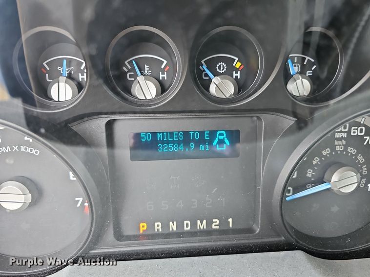 image for item DM1529 2011 Ford  F250 Super Duty XL pickup truck