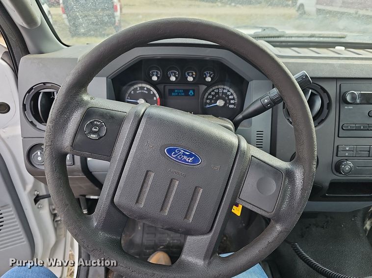 image for item DM1529 2011 Ford  F250 Super Duty XL pickup truck