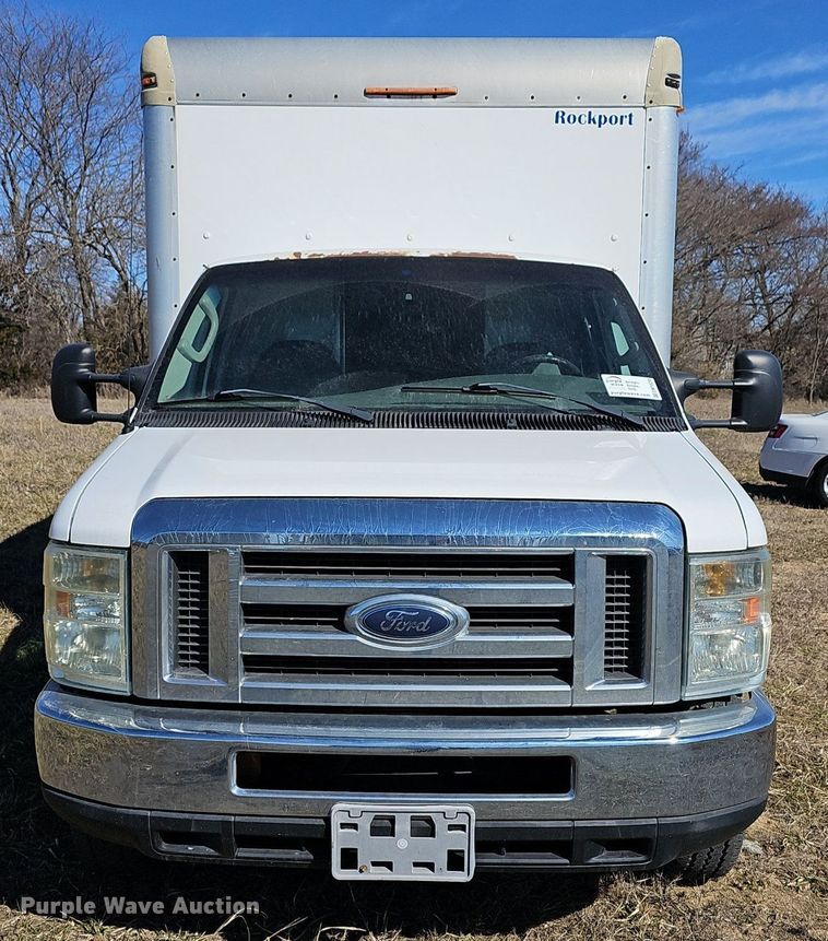 image for item DM1530 2008 Ford E350 Super Duty  box truck
