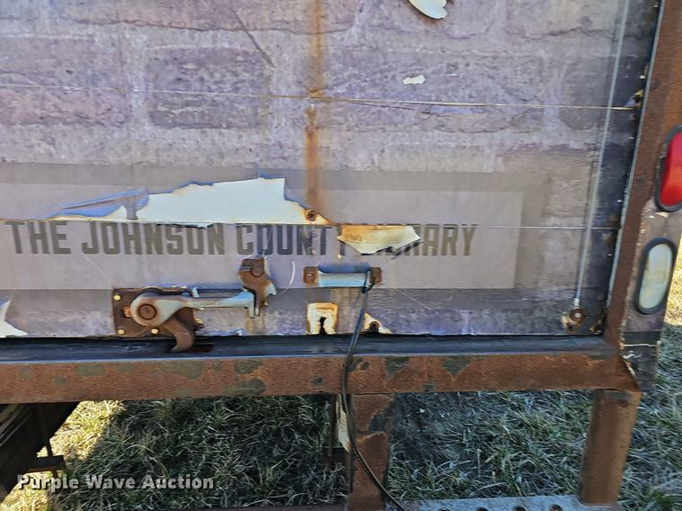 image for item DM1530 2008 Ford E350 Super Duty  box truck