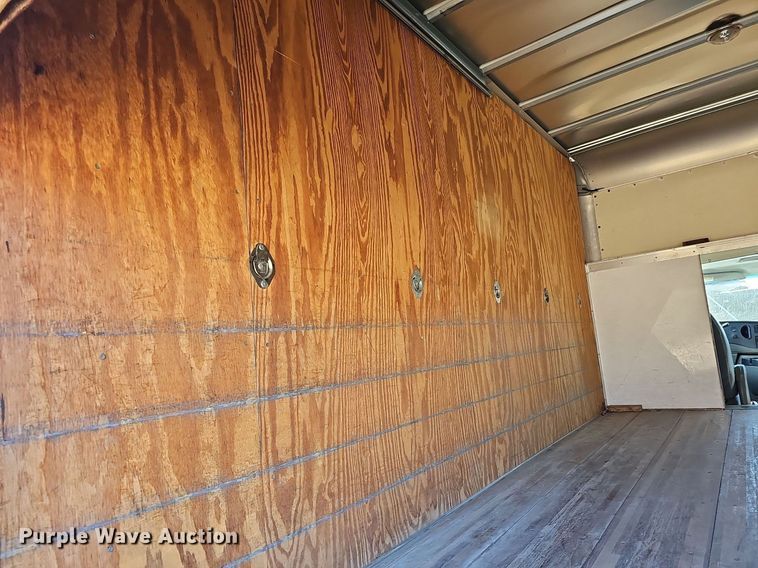 image for item DM1530 2008 Ford E350 Super Duty  box truck