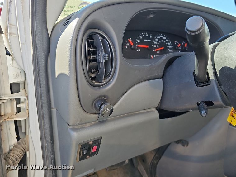 image for item DM1530 2008 Ford E350 Super Duty  box truck