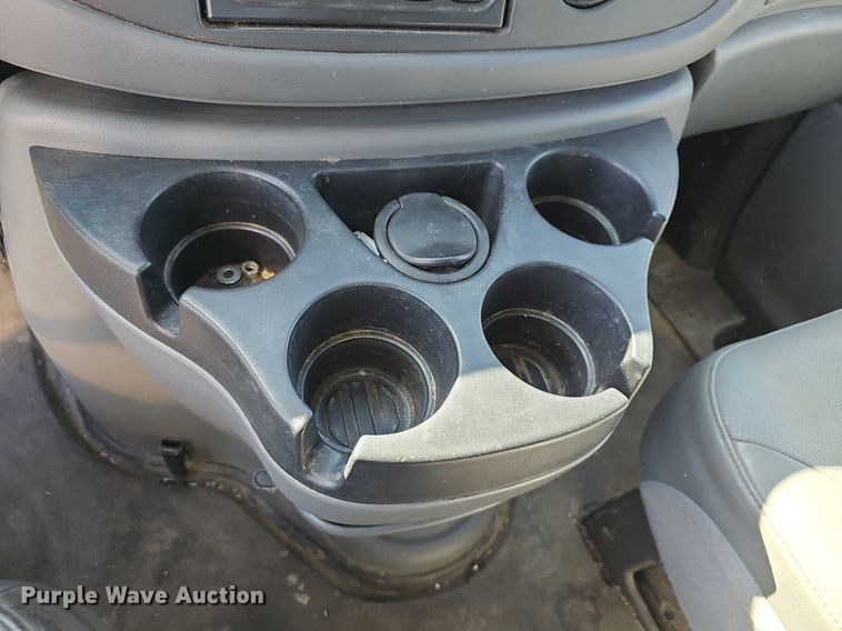 image for item DM1530 2008 Ford E350 Super Duty  box truck