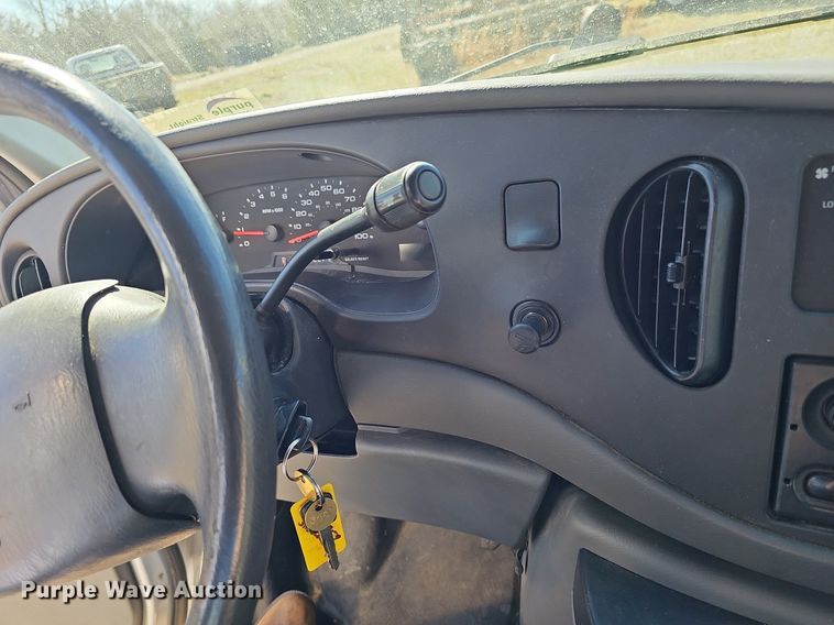 image for item DM1530 2008 Ford E350 Super Duty  box truck