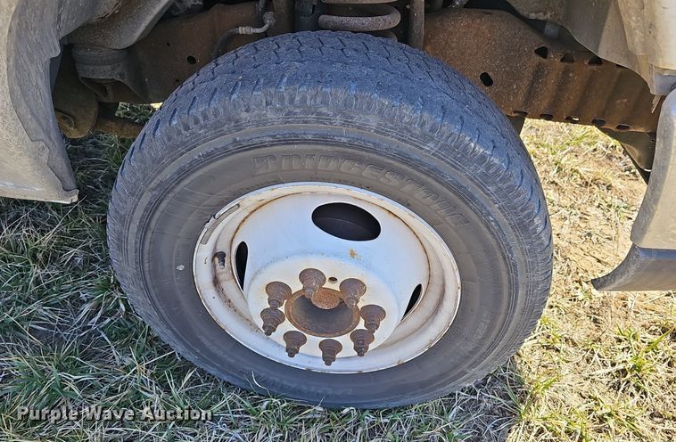 image for item DM1530 2008 Ford E350 Super Duty  box truck