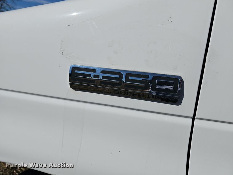 image for item DM1530 2008 Ford E350 Super Duty  box truck