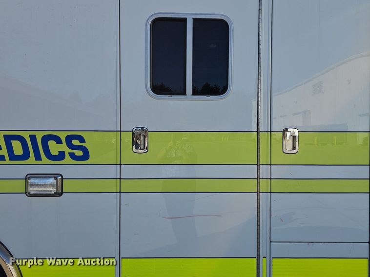 image for item DM1538 2014 Ford F550 Super Duty XLT ambulance