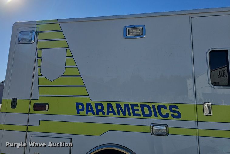 image for item DM1538 2014 Ford F550 Super Duty XLT ambulance