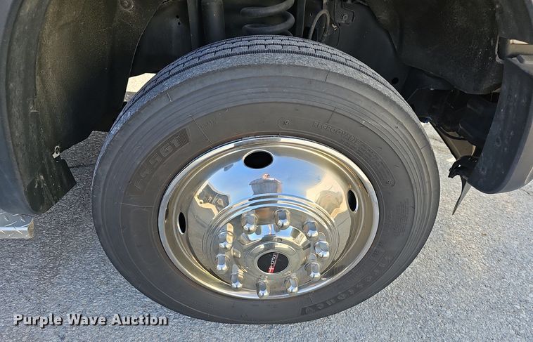 image for item DM1538 2014 Ford F550 Super Duty XLT ambulance