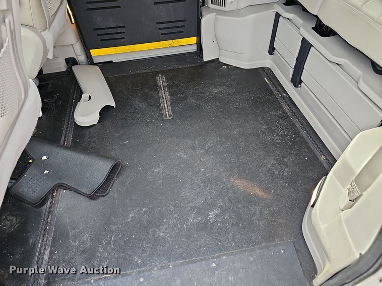 image for item DM1541 2016 Braun handicap accessible van