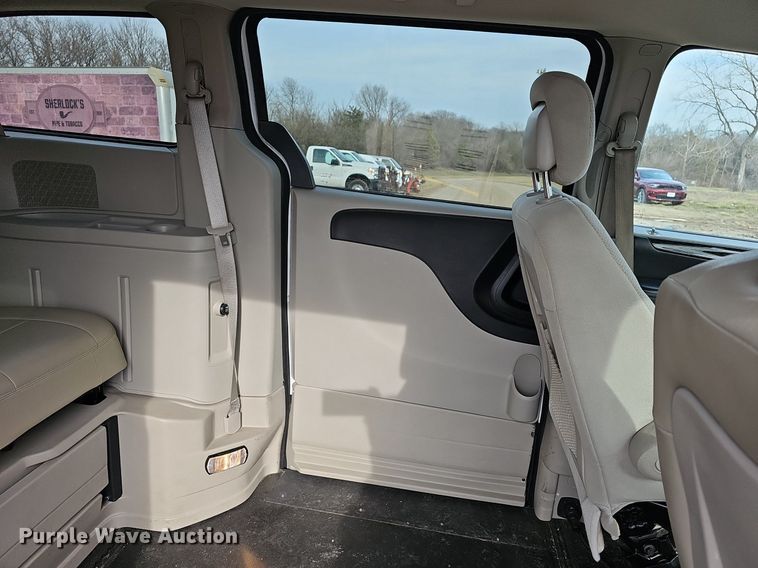 image for item DM1541 2016 Braun handicap accessible van