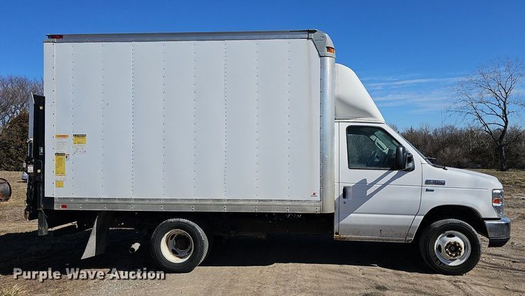 image for item DM1542 2012 Ford E350 Super Duty box truck