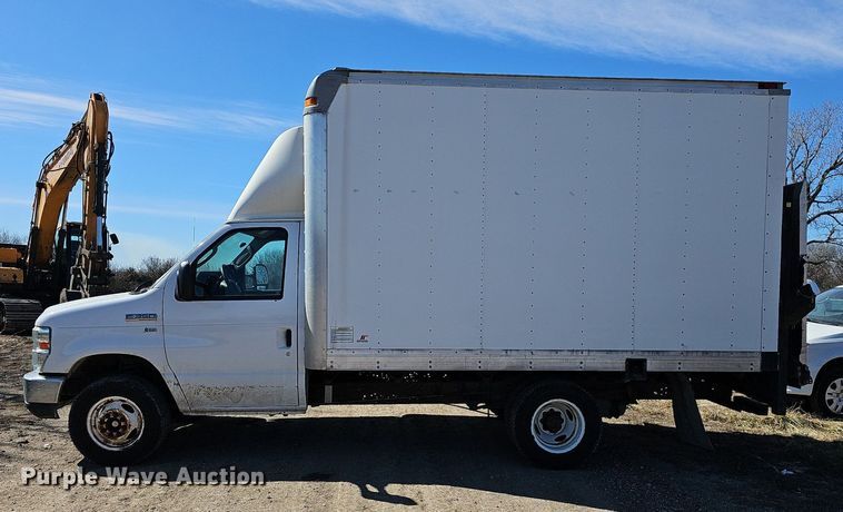 image for item DM1542 2012 Ford E350 Super Duty box truck